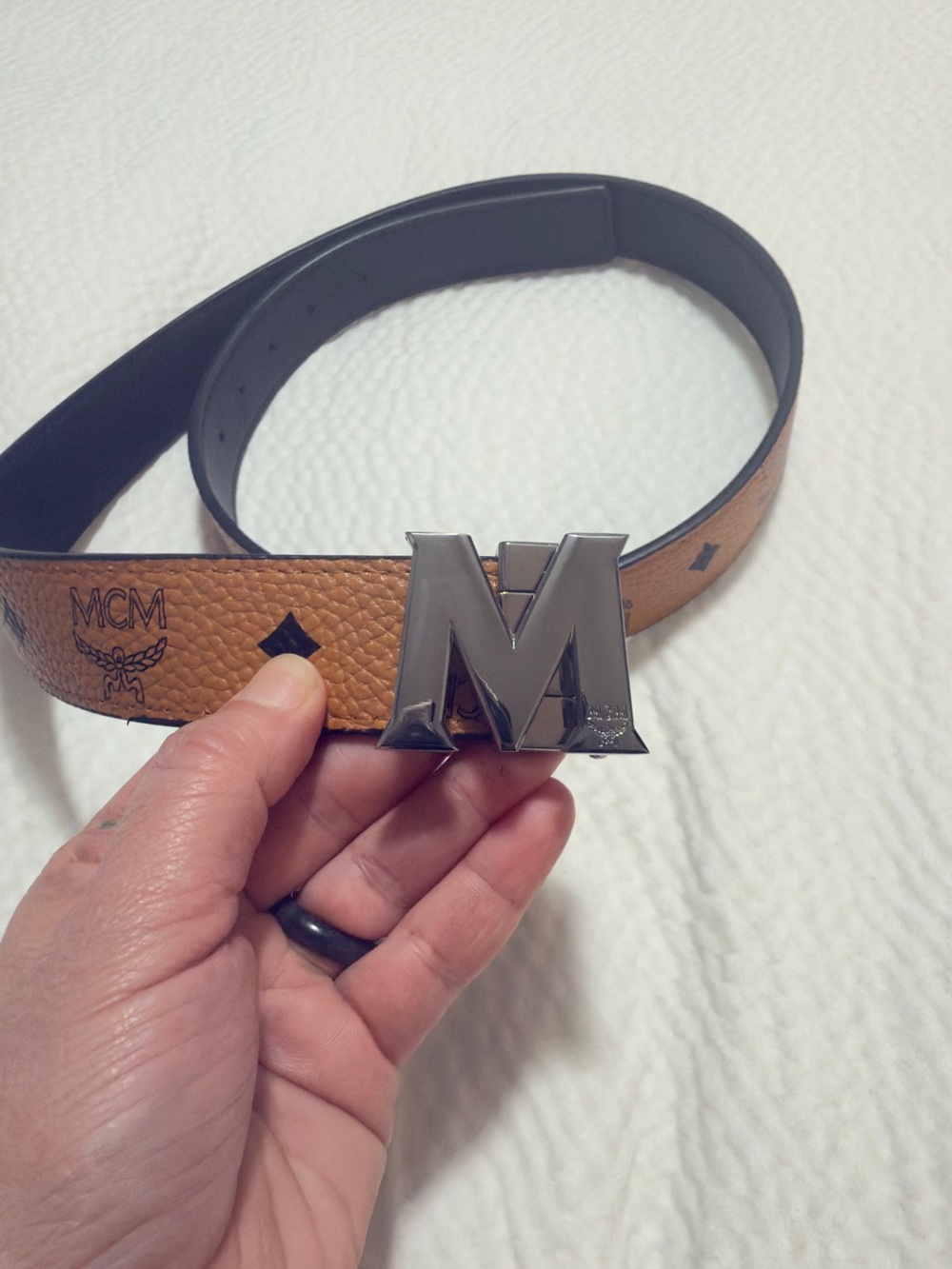 Monogram 'M' Buckle Tan Logo Belt - Picture 4 of 6